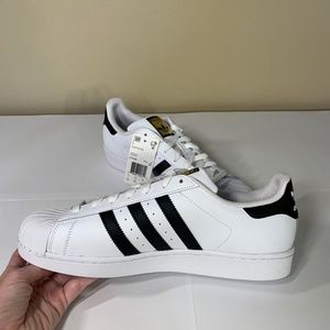NEW Adidas Superstar